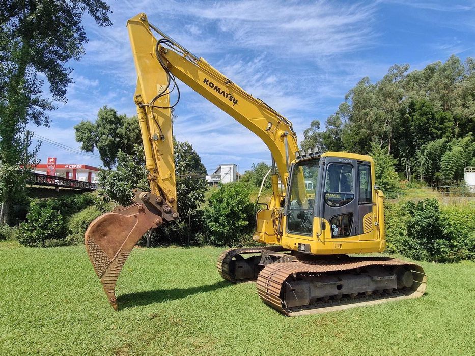 Escavadora Komatsu PC 138US