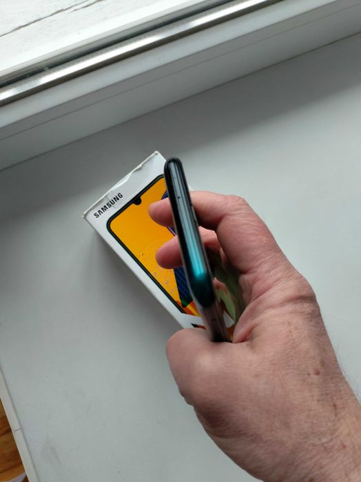 Продам Samsung Galaxy M30s 4/64GB