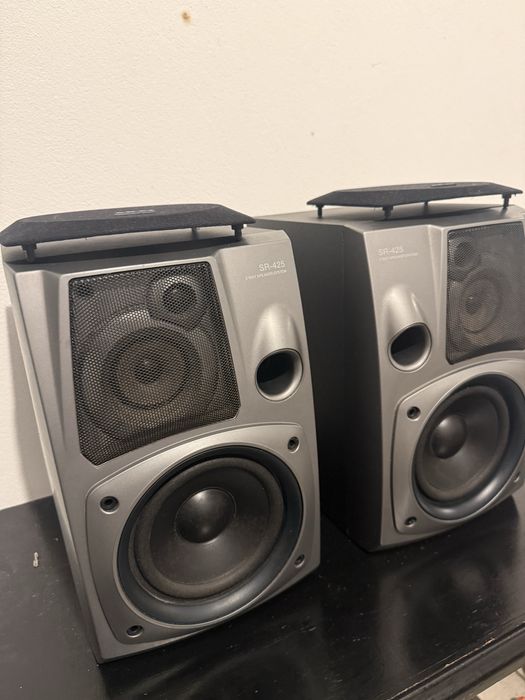 Vendo Colunas AKAI SR 425