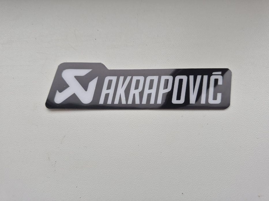 Наклейка AKRAPOVIC на мотоцикл, скутер 12 х 3 см