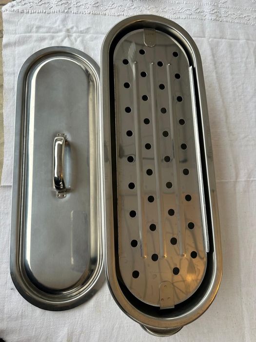 Panela de peixe em inox