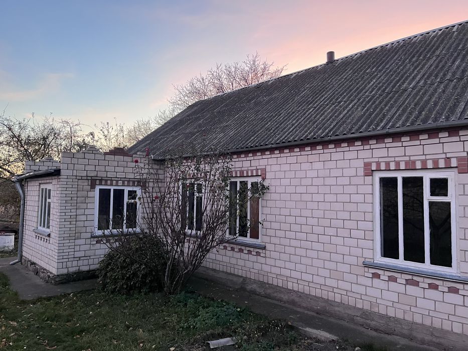 Продам будинок в селі Северинівка поблизу Тростянця Вінницька обл