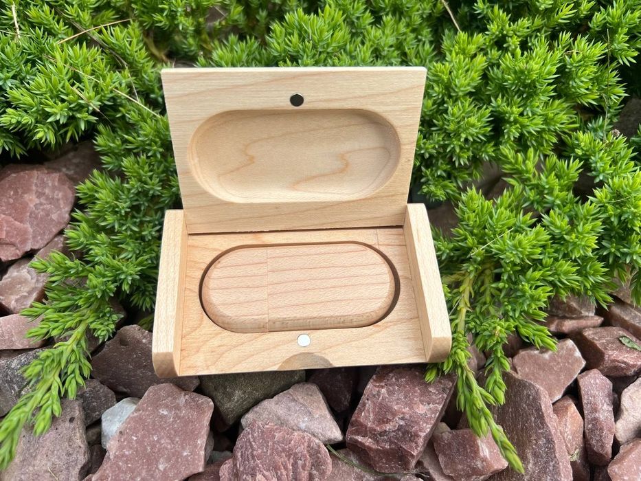 Флешка з дерева з гравіюванням у коробочці. USB2.0 карта пам'яті. ЮСБ