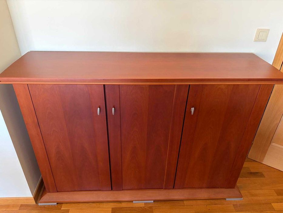 Aparador de Sala Cerejeira