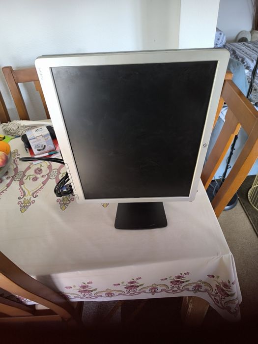 Monitor HP L1950
