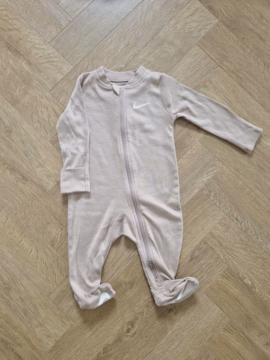 Pajacyk Nike rozmiar 62 - 68