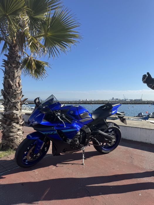Yamaha R1 2024.
