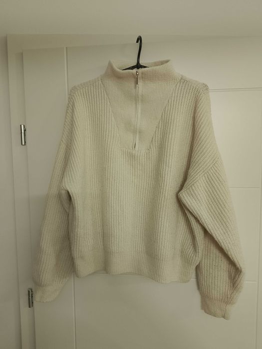 beżowy sweter damski