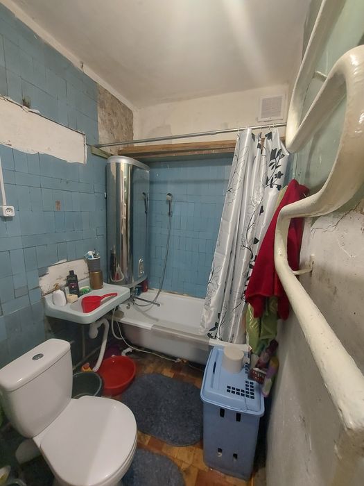 Продам 3х кімнатну квартиру на першому поверсі