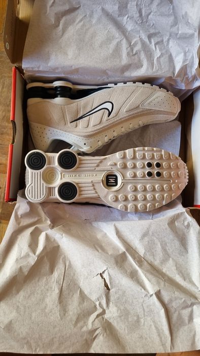 Ténis Nike Shox R4 Branco/Preto - Novos na Caixa (Tam 42)