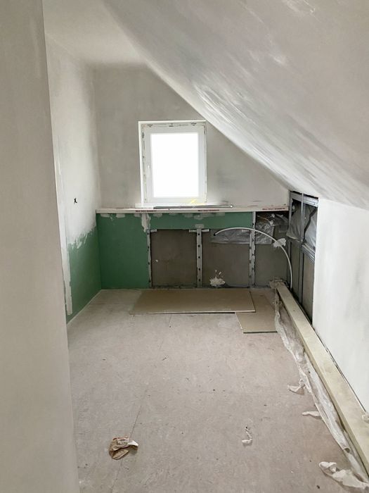 Продається двох поверховий будинок