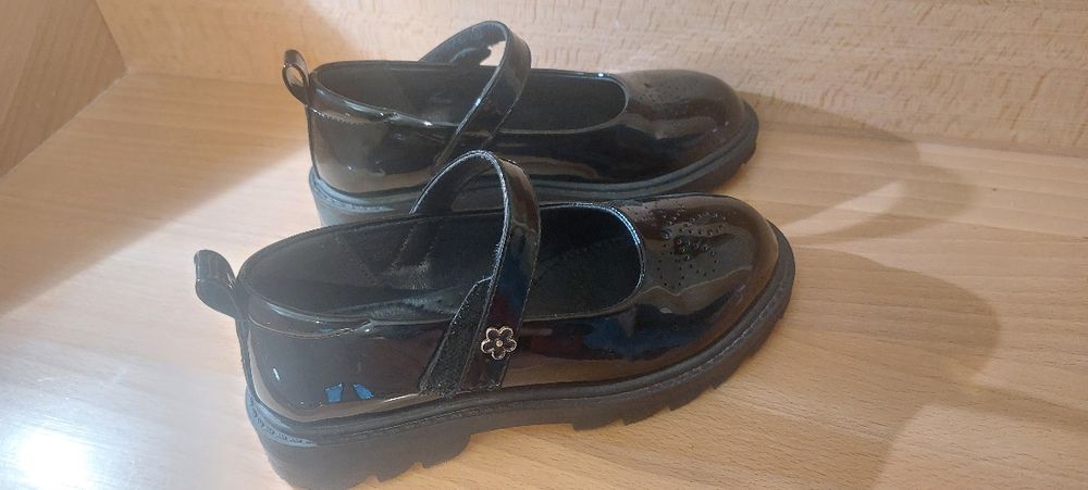 Buty dla dziewczynki