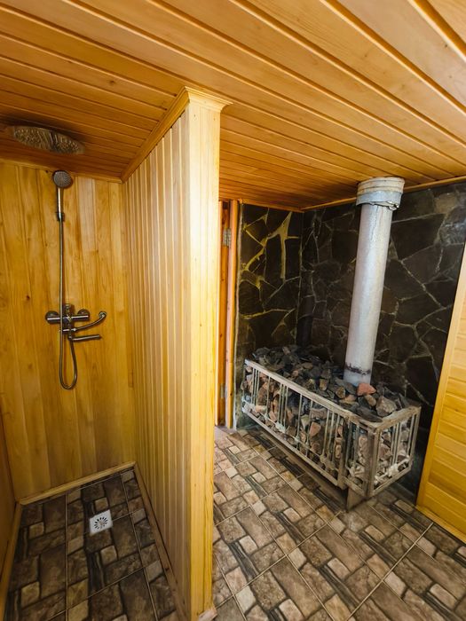 Продаж заміського будинку