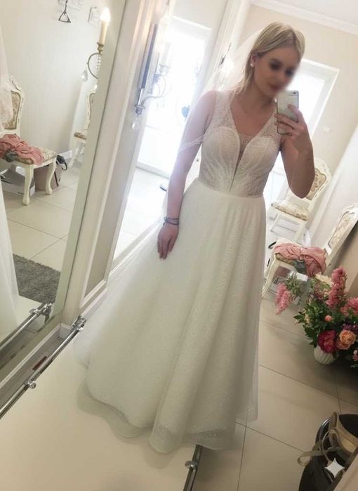 Suknia ślubna błyszcząca litera A