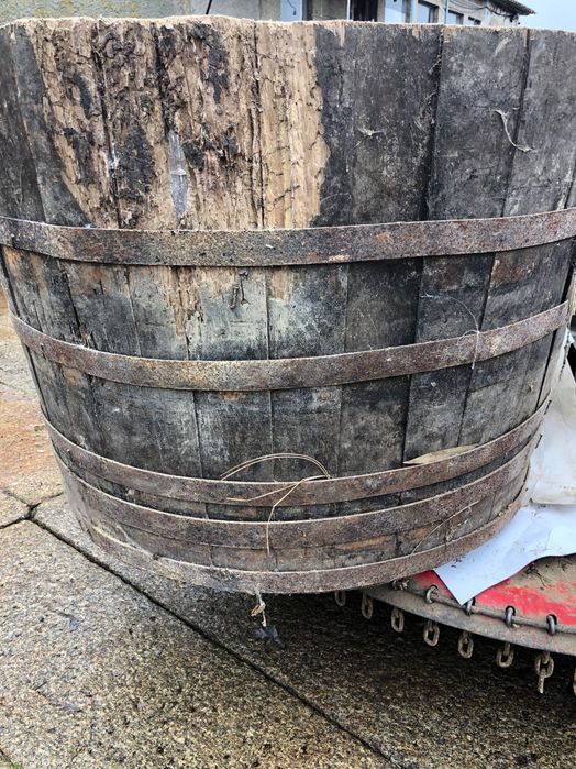 Dorna em madeira antiga