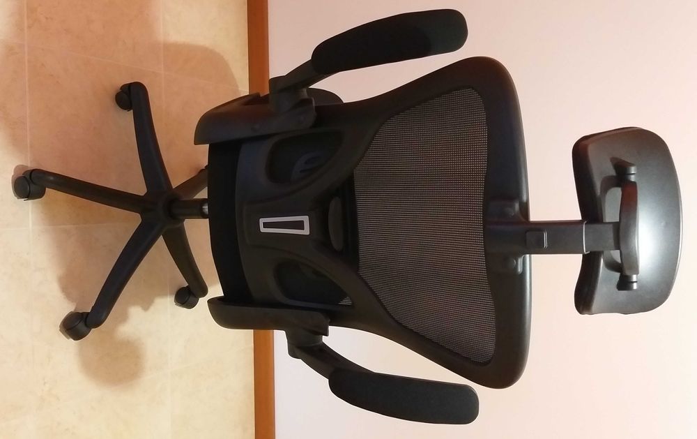 Cadeira de escritório ergonómica como Nova