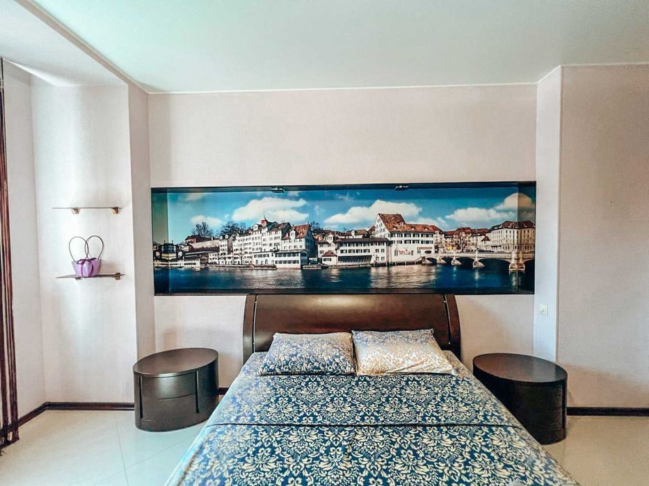 ЛЮКС 3-кімнатна квартира біля метро Лівобережна, подобово МВЦ