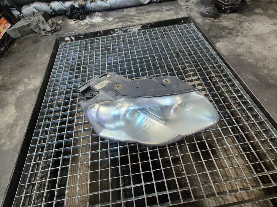 Lampa przwy przód VW Passat B6 Xenon skrętny 3C0.941.752G