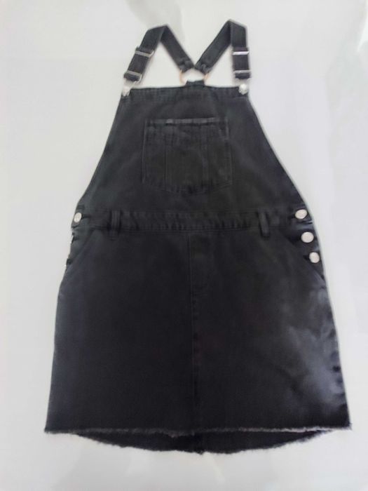 Vestido tipo jardineira