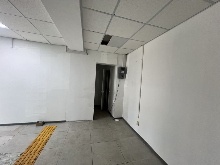 Оренда торгівельного приміщення, 56м2, вул. Автозаводська