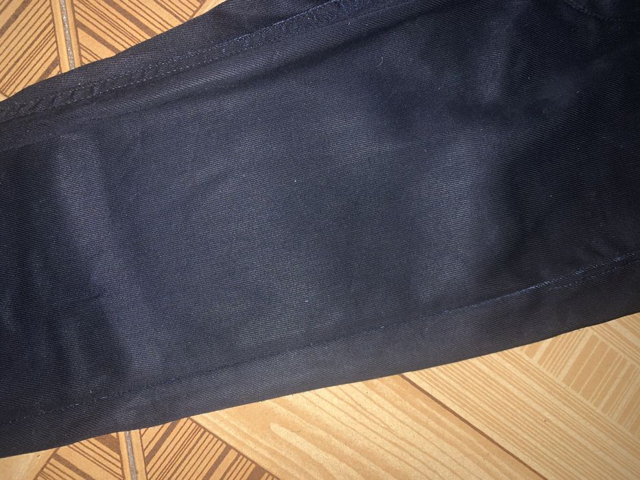 Woskowane jeansy damskie Hm