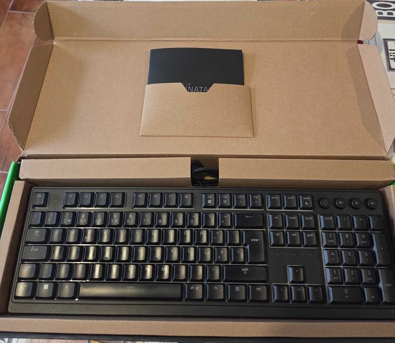 Teclado mecanico Razer Ornata V3 - RGB - PT Layout