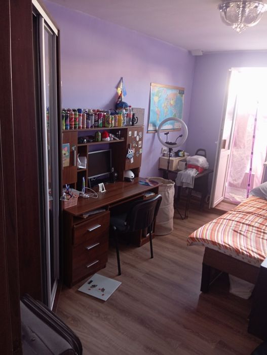Здам кімнату для однієї дівчини бажано працюючі