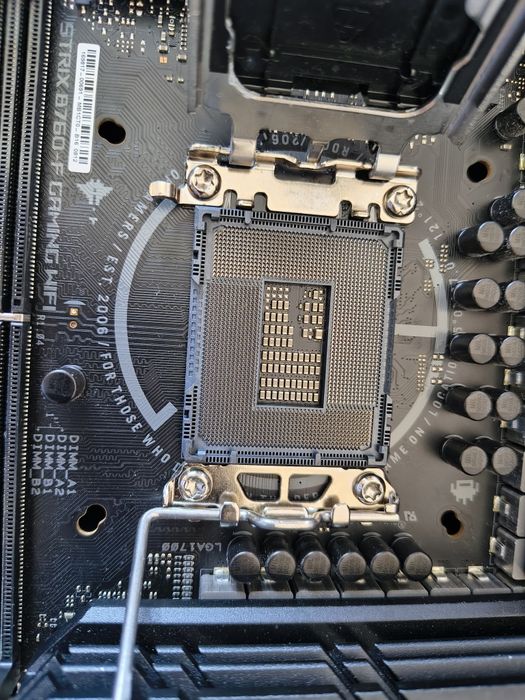 ROG Strix B760-F Gaming Wifi