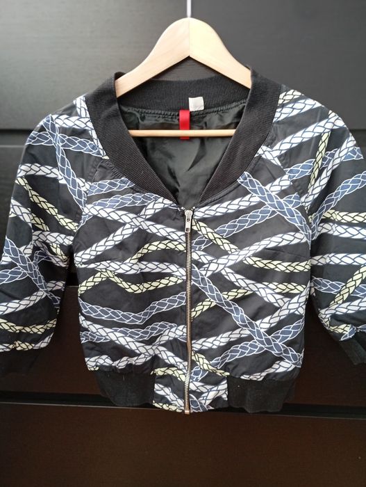 Blusão curto Divided (H&M)