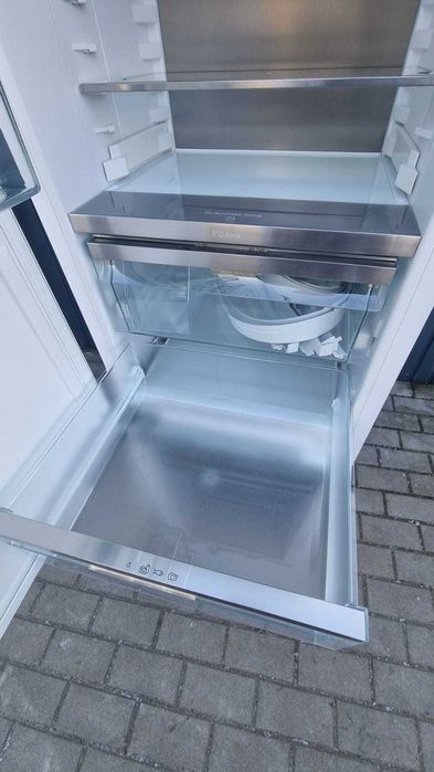 Lodówko - zamrażarka do zab. Miele KF 7772 B, FlexiLight 2.0. JAK NOWA