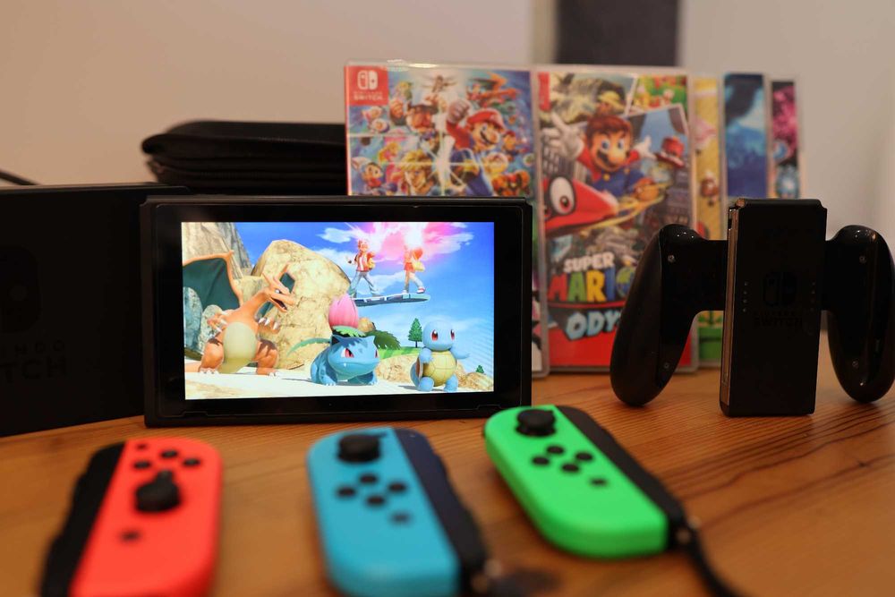 Nintendo Switch com acessórios e jogos