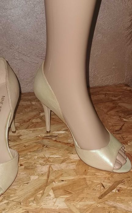 czółenka skóra Nina West 39/24,5 cm