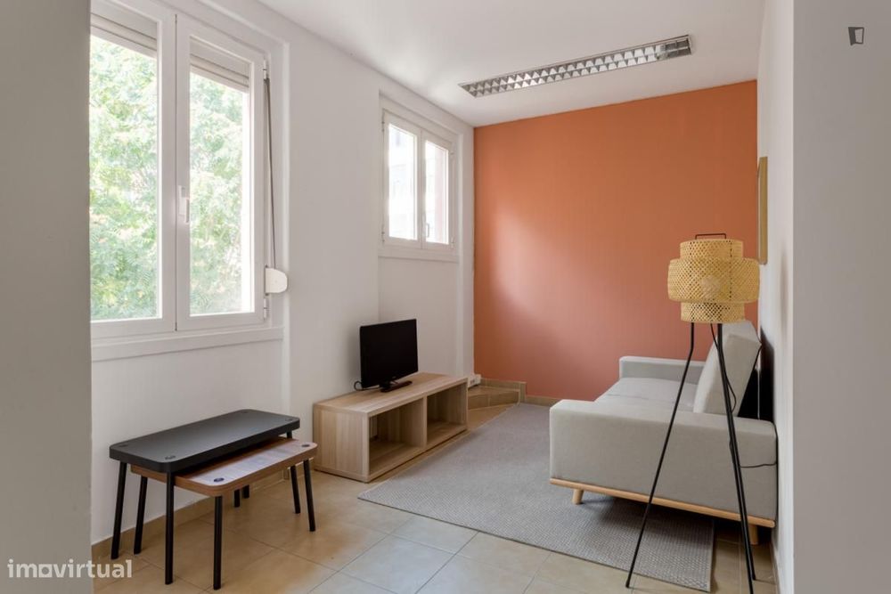 Quarto - localizado em Picoas Lisbon