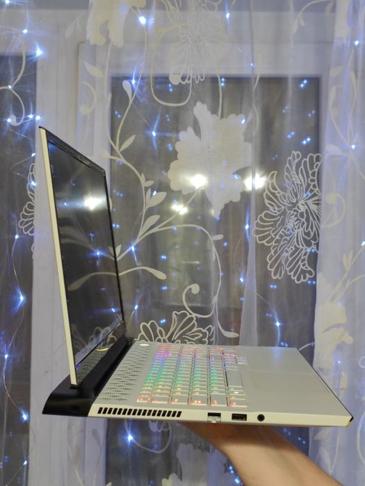 Alienware m17 r3 i7-10750h rtx2070 Super 16gb 1tb ssd