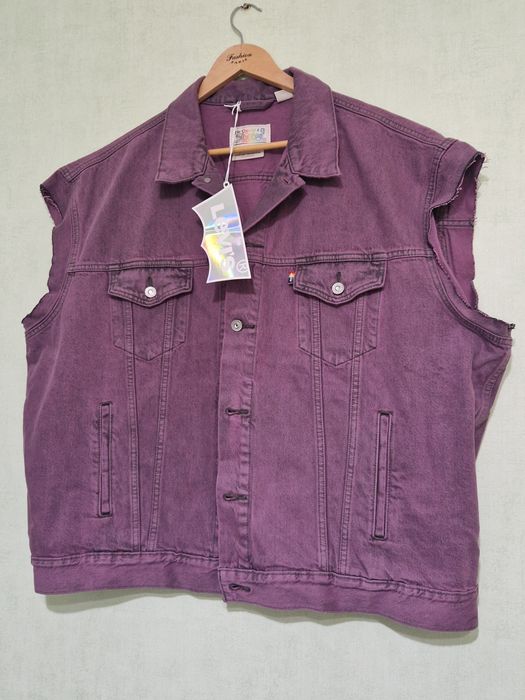 НОВА жилетка LEVIS  розмір XL