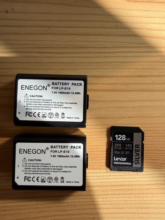 Canon 2000D com objetivas