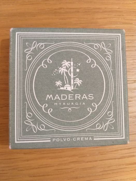 Makeup - Powder Foundation (NEVER USED)64584905205250121