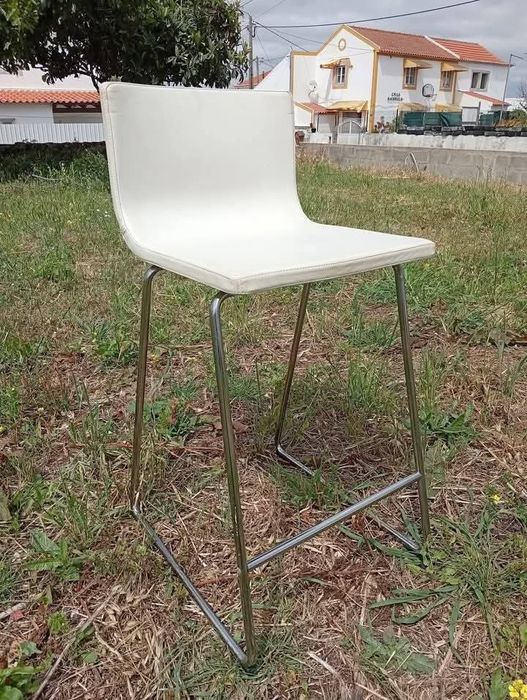 Cadeira de pé alto