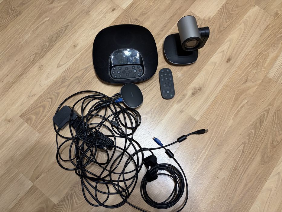 Професійна система відеоконференцзв'язку Logitech Group (Камера + Спікерфон)
