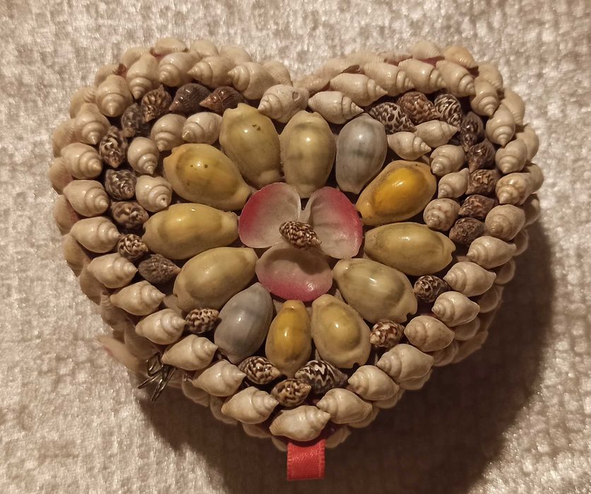 Szkatułka z muszelek - serduszko