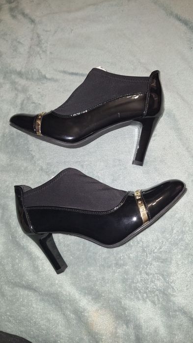 Nowe damskie czarne buty na obcasie 36 24cm botki