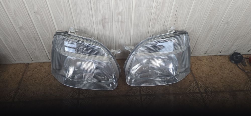 Lampa prawa przód  Opel Agila