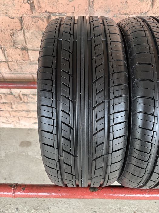 Пара літніх шин 205/45R16