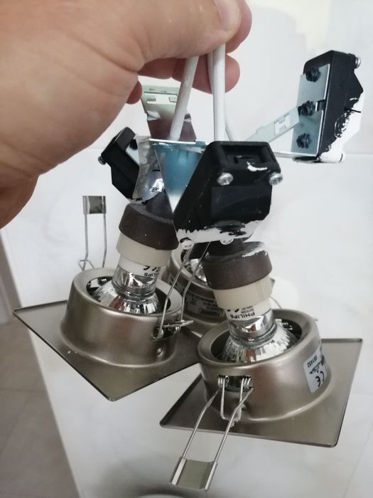 Projectores de teto com lampadas