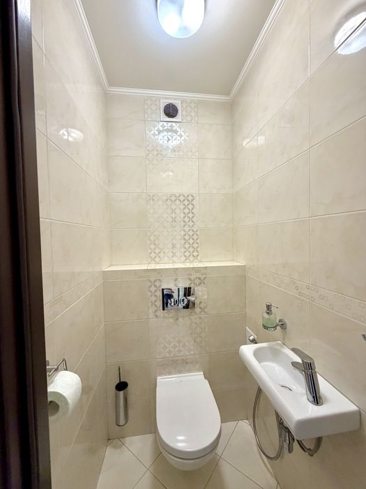 Оренда 2-кімнатна квартира  67 м² , вул .Лазаренка, 4Б , паркомісце , з тваринами можна