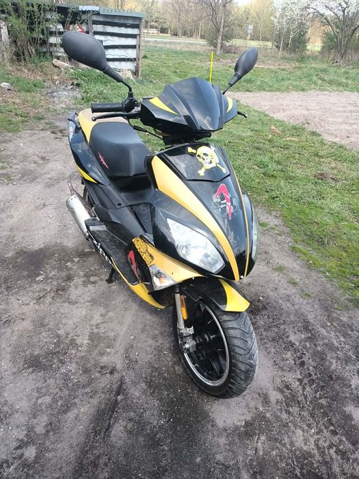 Skuter Zipp 50..