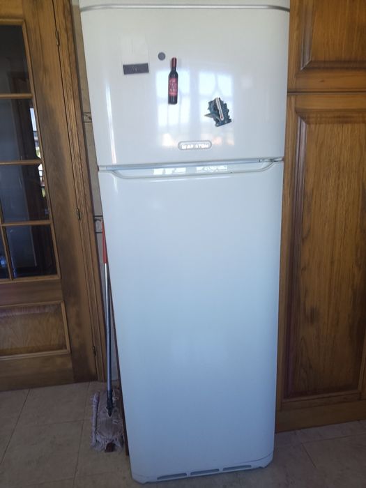 Ariston brand combined refrigerator, 1.73 m high by 60 cm wide