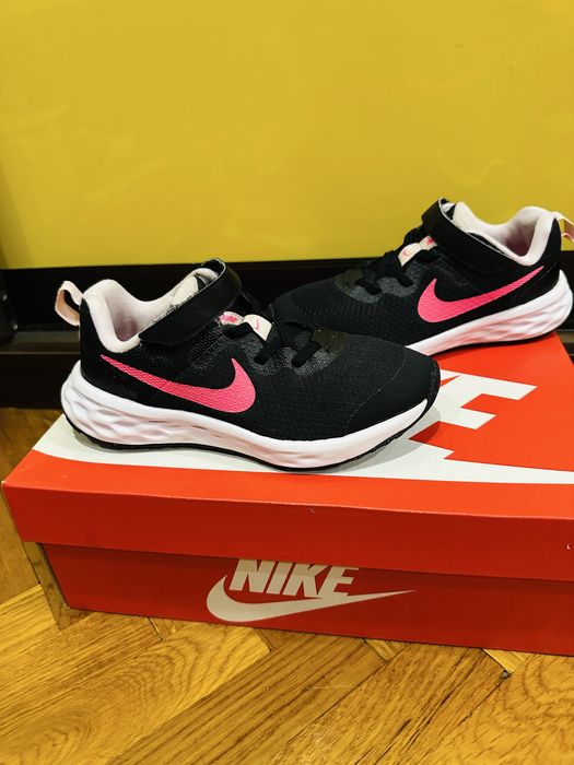 Кроссовки Nike Revolution размер 33