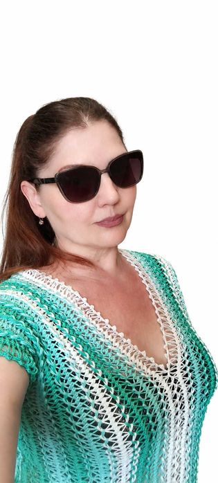 Літня в'язана жіноча кофтинка