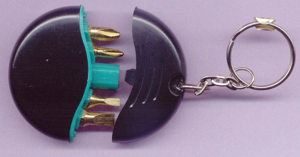 брелок с набором отверток